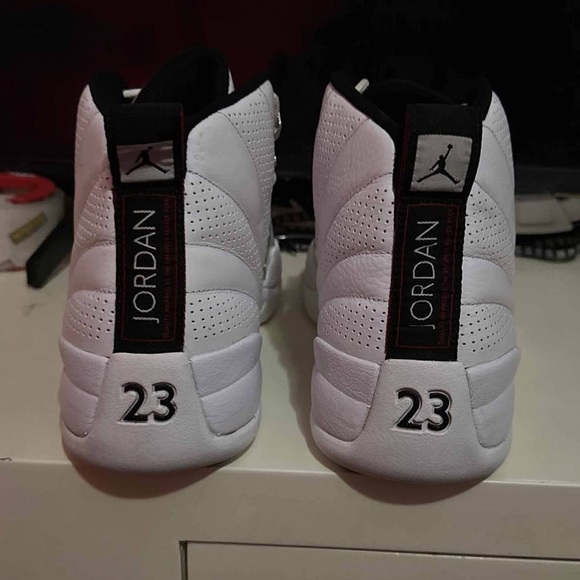 Jordan 12 Rising Sun - Picture 4 of 5